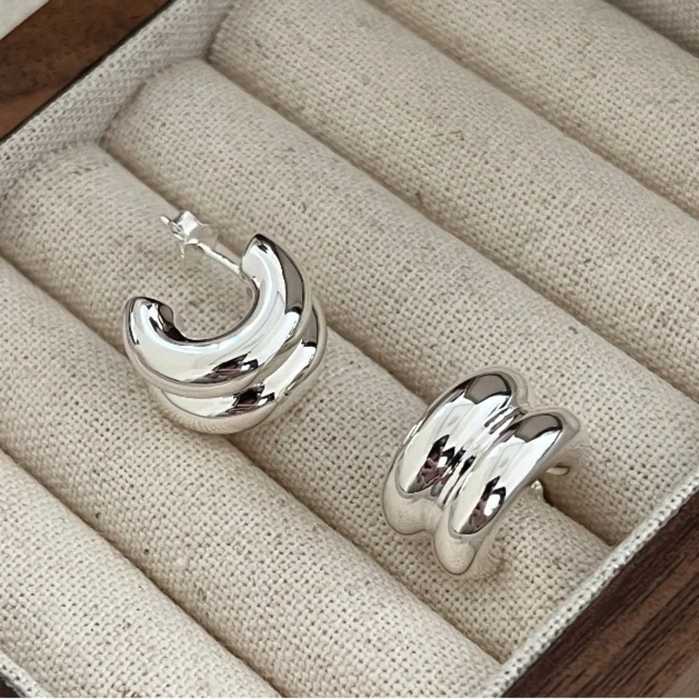 Silver Chunky Mini Hoop Earrings*Everyday Hoops*Waterproof Earrings*ML - Picture 1 of 7